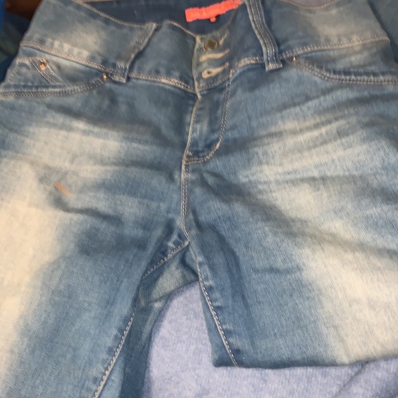 Wanna Betta Butt YMI jeans - Picture 2 of 5